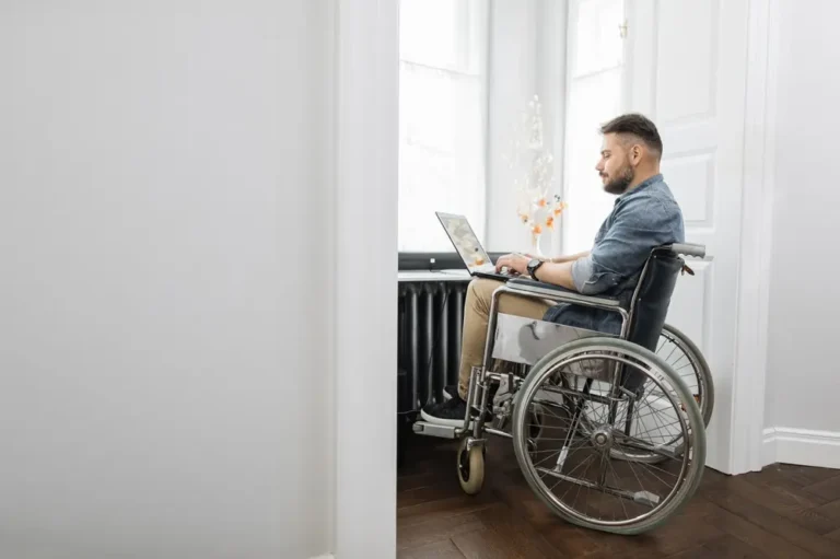 Free Florida Resources for People Living on a Fixed Income