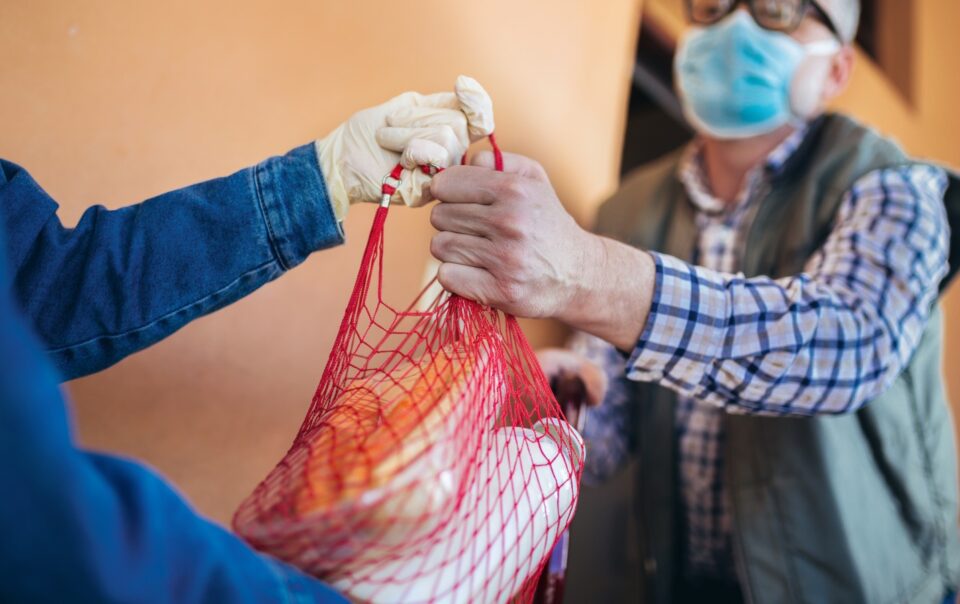 Can I Go to a Food Bank if I Receive SSI/SSDI Benefits?